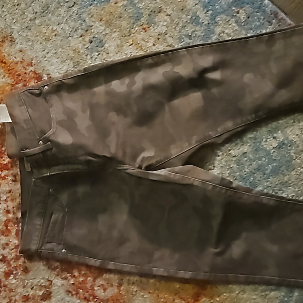 Womens camouflage levi skinny jeans